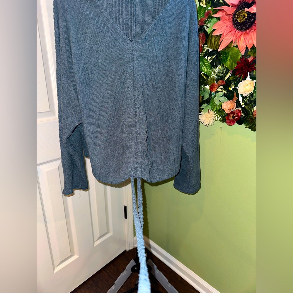 SHEIN Drawstring Rutched Front Top - Picture 5 of 7